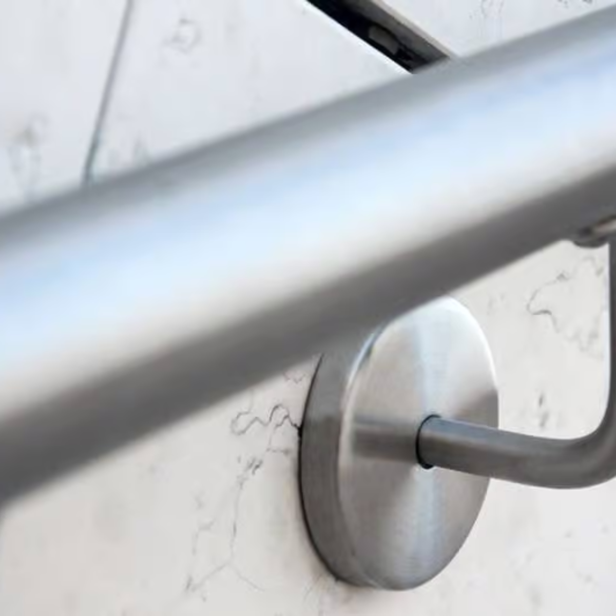 Pasamanos para pared barandilla de metal sujeta a mármol