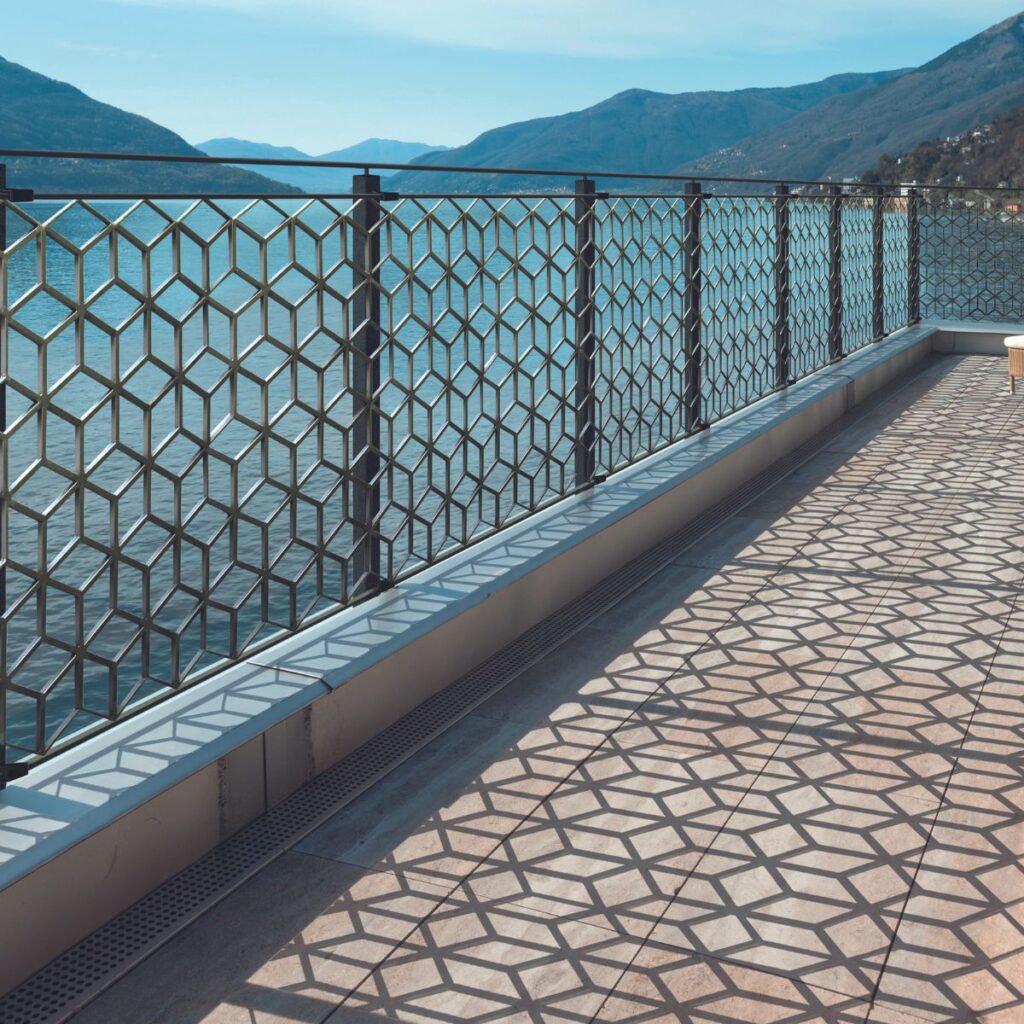 barandillas para amplia terraza con vistas al lago