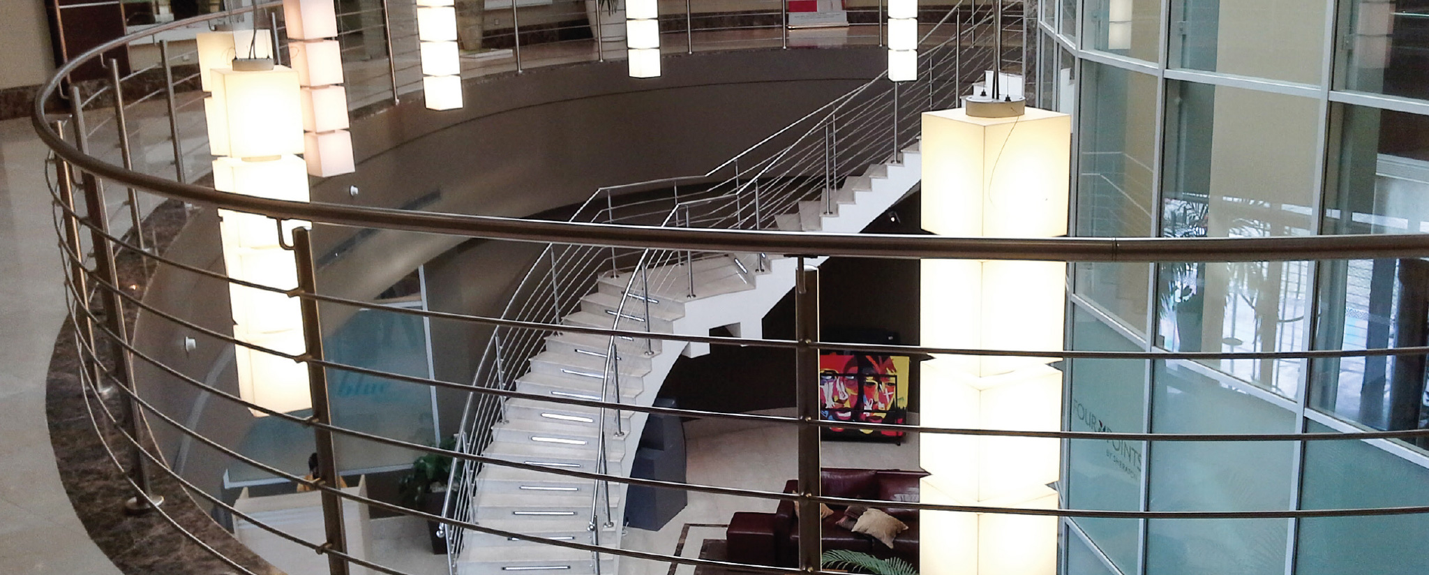 escaleras hotel
